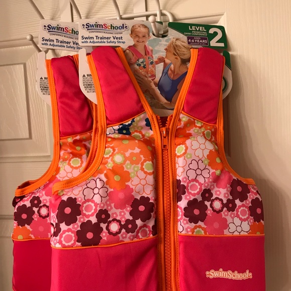 NWT Swim Schools Trainer Vest - Picture 6 of 6